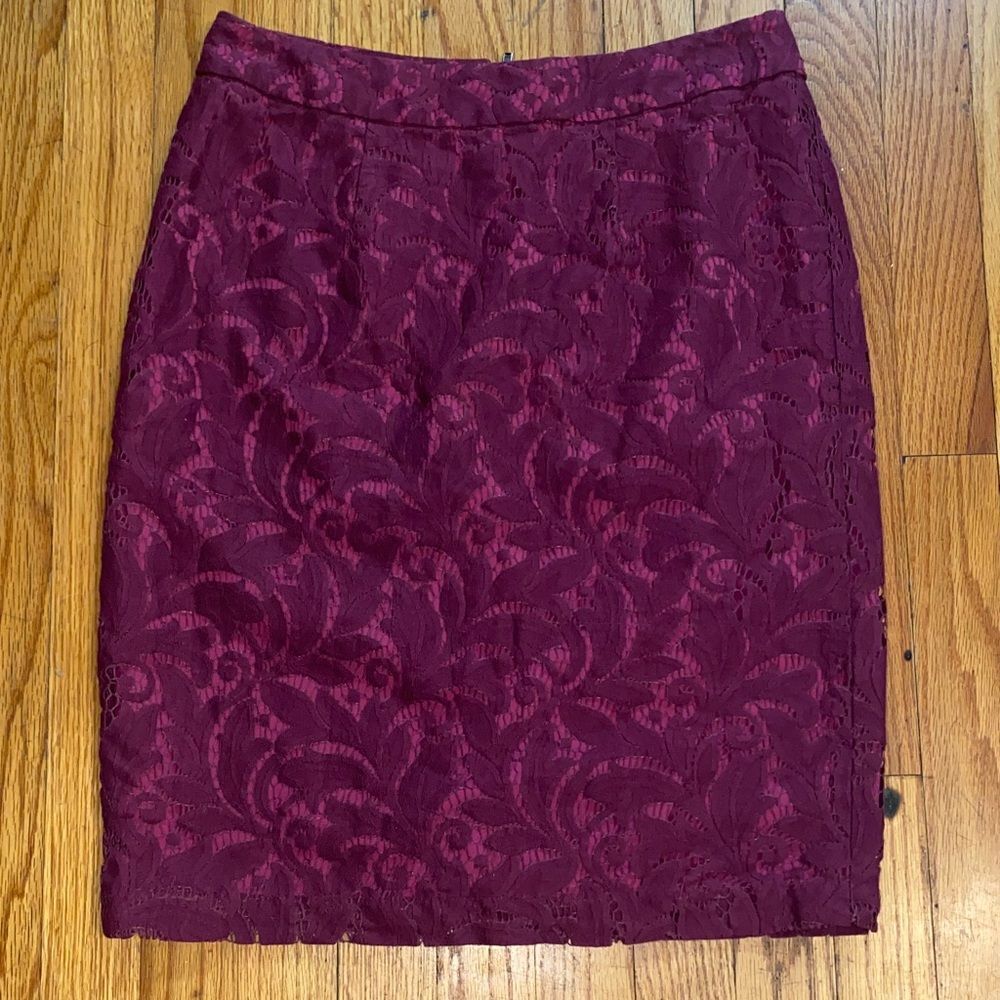 Purple Lace CAbi Skirt with small slit in the back work school office Coquette 4